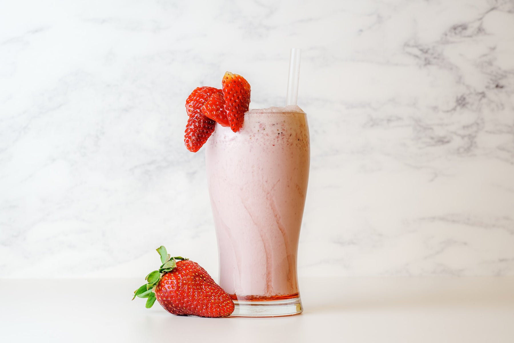 strawberry diet shake in a clear drinking glass