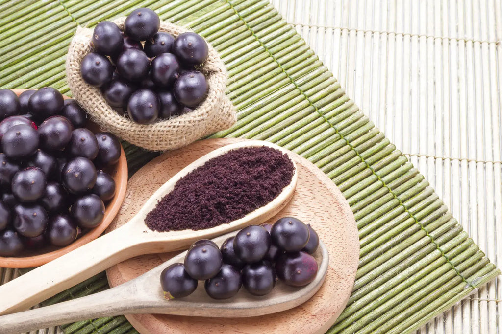 Fruits and acai powder originating from the Amazon